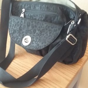 Baggalini travel bag black medium size